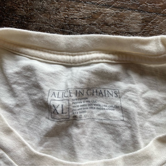 Alice In Chains Tour 2022 Short Sleeve Shirt - Picture 8 of 8